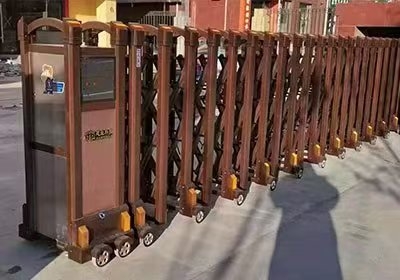 伸缩门