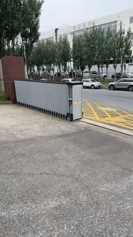 伸缩门